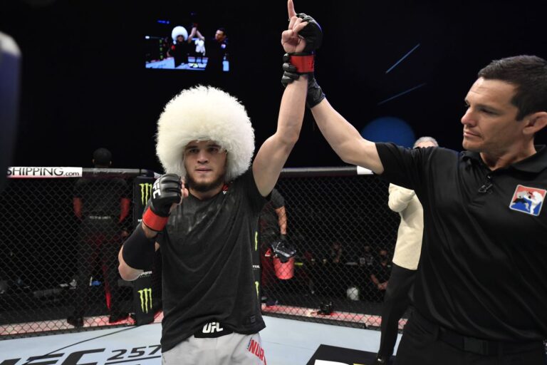 Nurmagomedov Belum Terkalahkan Di UFC