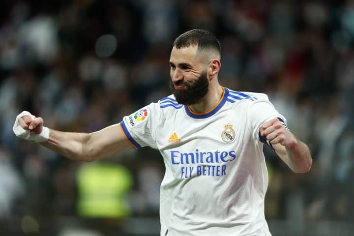 Hattrick Benzema Singkirkan PSG