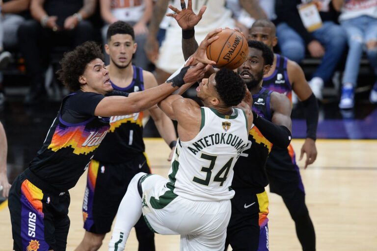 Bucks Buat Phoenix Suns Tak Berkutik