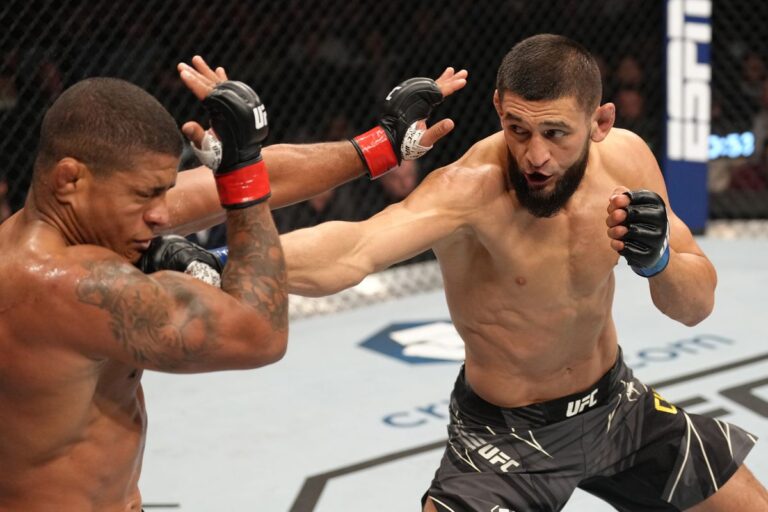 Hasil Duel Seru di UFC 273