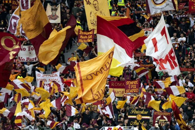 Suporter Roma Borong Tiket AS Roma vs Leicester City