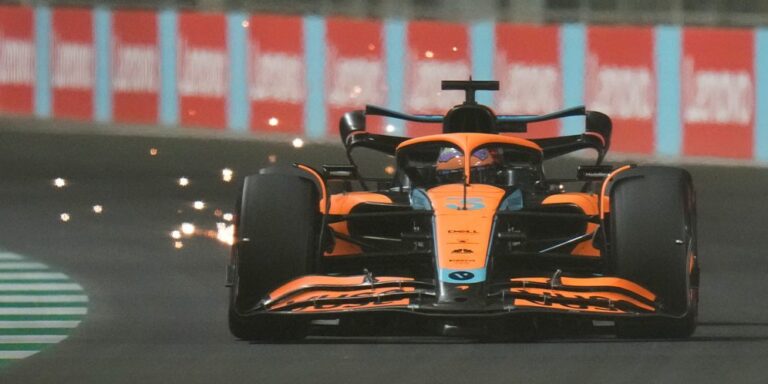 Vettel Crash, Verstappen Slip, Lando Norris Catat Waktu Tercepat FP 3 Formula 1 Australia 2022