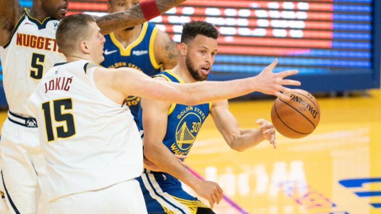Warriors Kembali Kalahkan Nuggets di Game Ketiga NBA Playoff