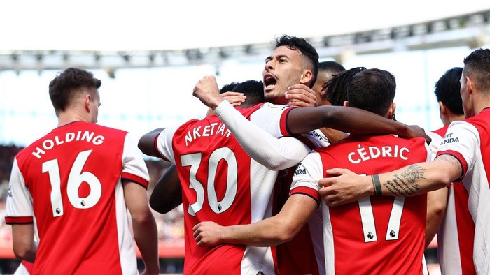 Arsenal Selangkah Lagi Kembali Ke Liga Champions