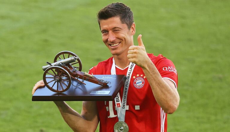 Lewandowski Tak Terbendung Raih Golden Boot  Musim Ini
