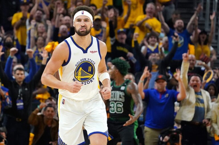 Warriors Berbalik Unggul 3-2