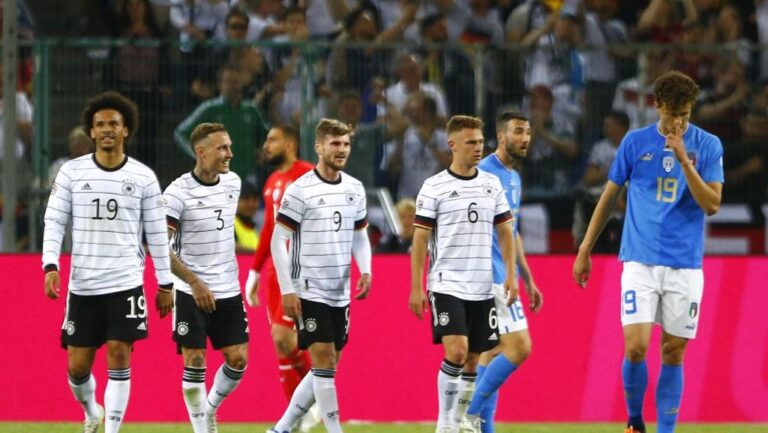 Panzer Jerman Libas Italia 5-2