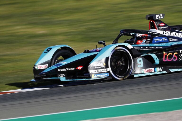 Mitch Evans Pemenang Jakarta E-Prix 2022