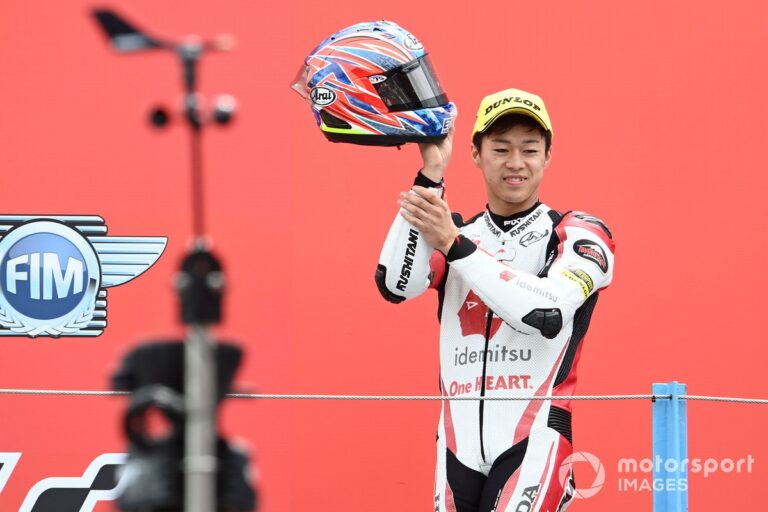 Fernandez Tempel Ketat Ai Ogura Di Moto2 2022