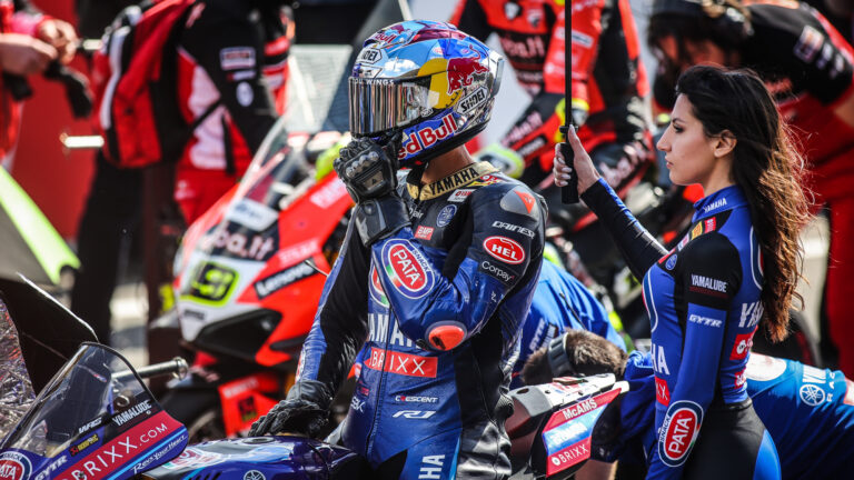 Dua Rivalnya Tabrakan, Toprak Juarai Race 2 WSbk Prancis 2022