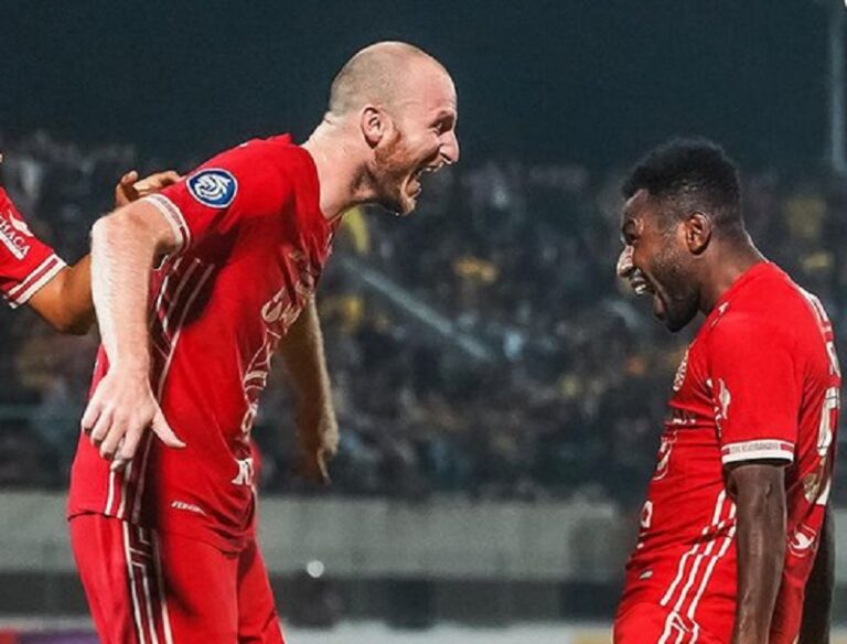 Persija dan Madura United Berebut Puncak Klasemen