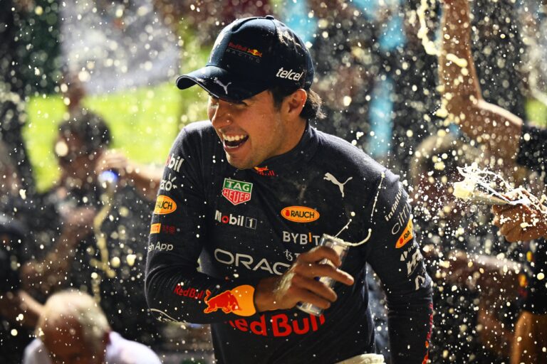 Sergio Perez Asapi Duo Ferrari, Verstappen Gagal Raih Tahta Di Singapura