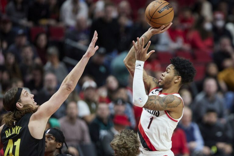 Kalahkan Trail Blazers, Utah Jazz Ke Puncak Klasemen Wilayah Barat