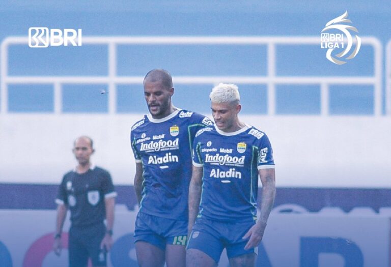Persib Bungkam Persebaya 2-1