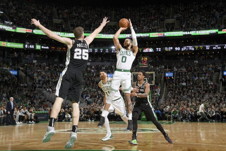 San Antonio Spurs Tumbang Di Tangan Boston Celtics