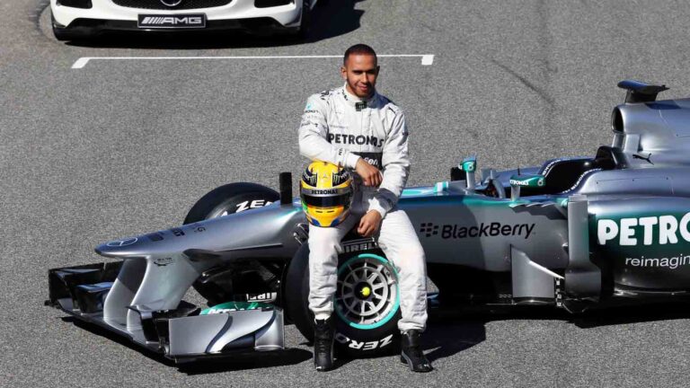 Mercedes Masih Percaya Pada Hamilton