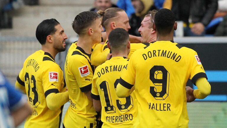 Dortmund Panaskan Persaingan Gelar Juara Bundesliga