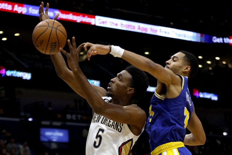 Warriors Berhasil Comeback Lawan Pelicans