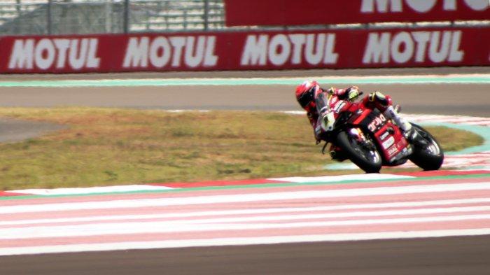 Bautista Sapu Bersih Sesi Free Practice WorldSBK Mandalika 2023