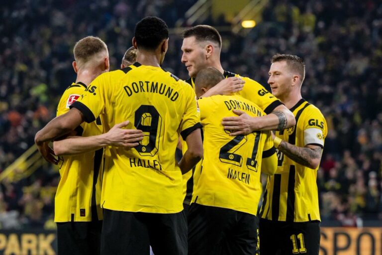 Dortmund Pesta Gol Ke Gawang FC Koln