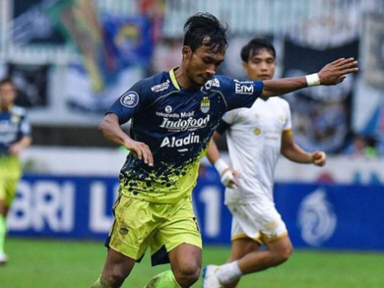 Persib Kalahkan Dewa United 2-1
