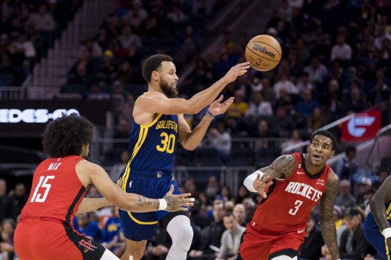 Golden State Warriors Tundukkan Houston Rockets 121-108