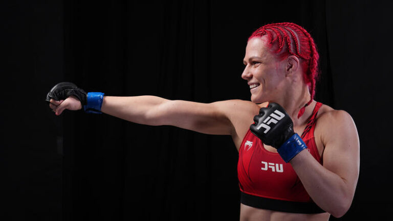 Profil Petarung UFC: Gillian Robertson