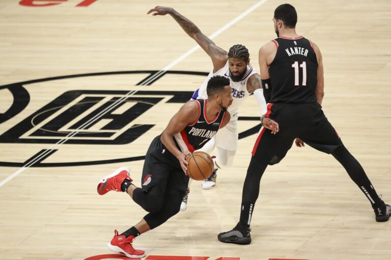 LA Clippers Jaga Asa Lolos Otomatis Ke Playoff