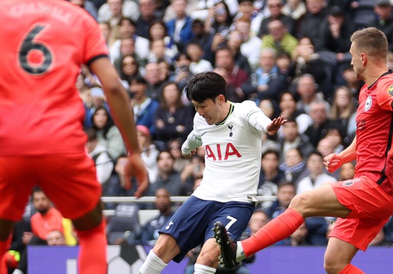 Diwarnai Kartu Merah Untuk Dua Pelatih, Spurs Taklukkan Brighton 2-1