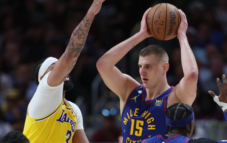 Lakers Tumbang Di Game Pertama Final Wilayah Barat NBA