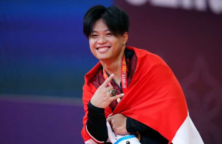 Rahmat Erwin Abdullah Rebut Tiga Medali Emas Di Grand Prix International Weightlifting