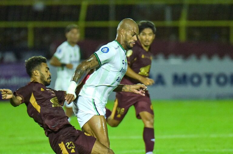 PSM Makassar Hajar Persib Bandung