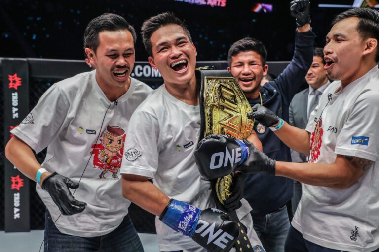 Petchtanong Petchfergus: Menguasai Dunia Muay Thai