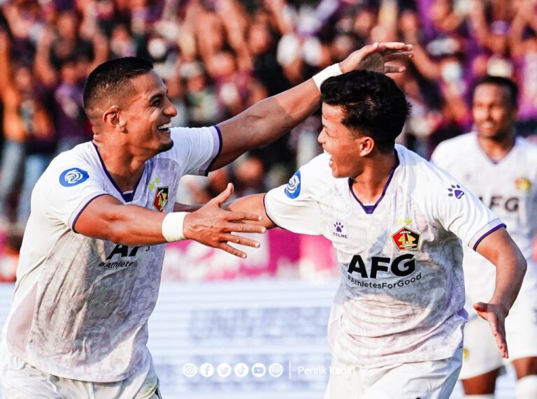 Diwarnai Hujan Gol Dan Kerusuhan Di Laga Persik vs. Arema FC