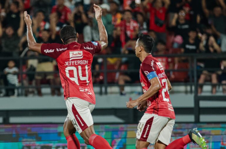 Laga Keras Bali United vs. Madura United Berakhir 2-1