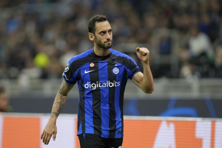Inter Amankan Kontrak Calhanoglu dan Bastoni
