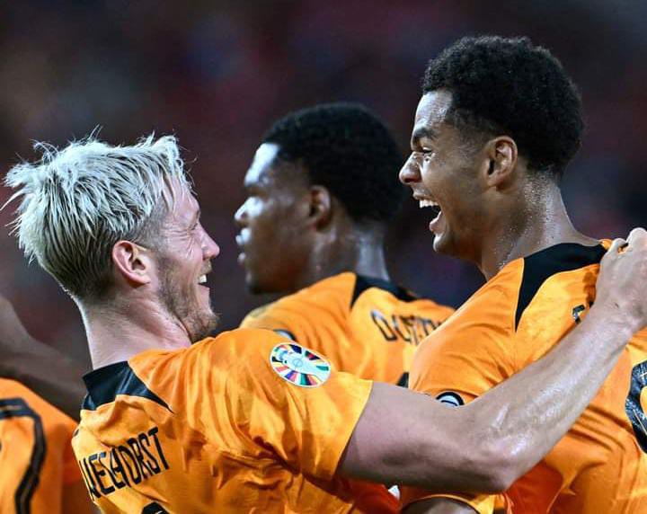 Belanda Taklukkan Yunani 3-0