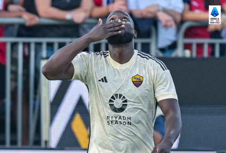 Lukaku Menggila, Bawa Roma Gilas Cagliari