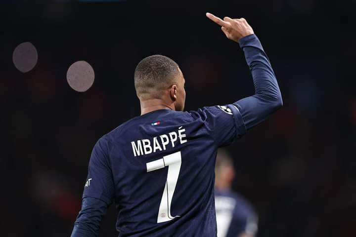 Milan Dibantai PSG Di Parc Des Princes