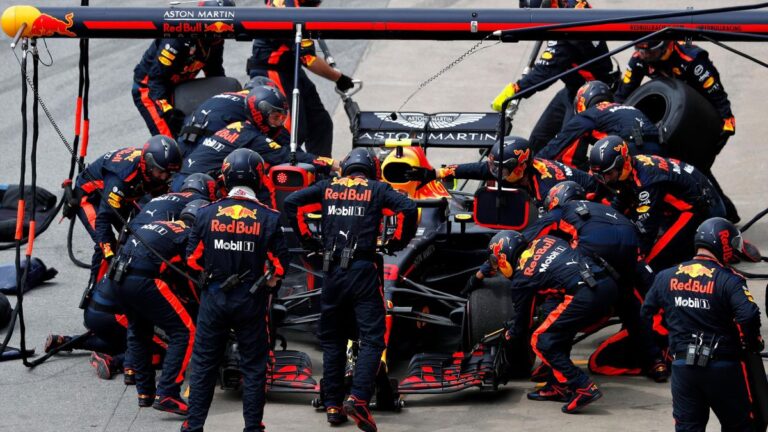 Tak Ada Yang Mampu Bendung Red Bull Tanpa Mobil Yang Lebih Baik