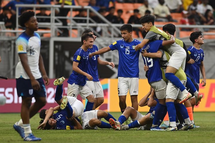 Uzbekistan Singkirkan Inggris 2-1