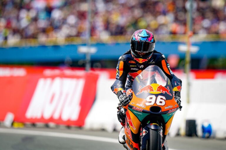 Daniel Holgado Asapi Deniz Oncu dan Jaume Masia Di FP3 Moto3