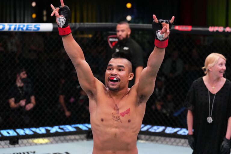 Jeka Saragih Menangi Laga Debutnya di UFC