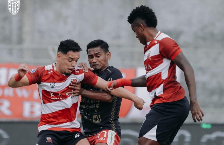 Menang 2-1, Bali United Menjauh Dari Madura United