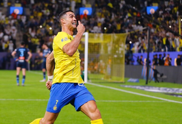 Gol Indah Ronaldo Bawa Al Nassr Gulung Al Akhdoud 3-0