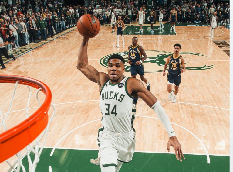 Milwaukee Bucks Hempaskan Golden State Warriors 128-111