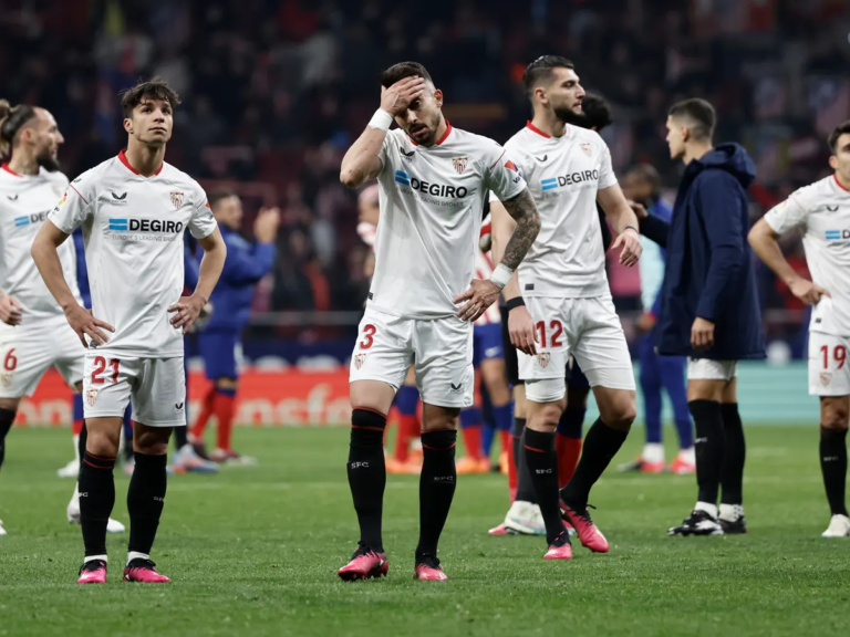 Sang Juara Liga Europa Yang Nyaris Terdegradasi