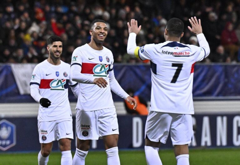 PSG Pesta Pora Ke Gawang Revel