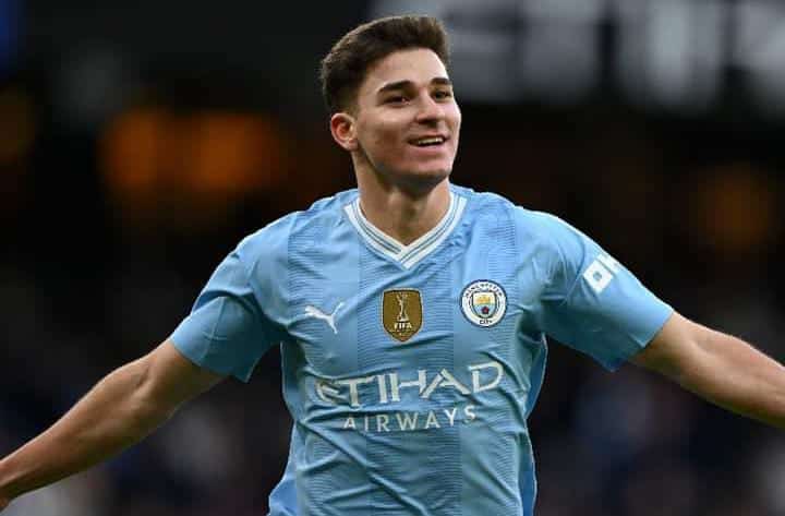 Manchester City Tetap Jaga Peluang Raih Treble Winners