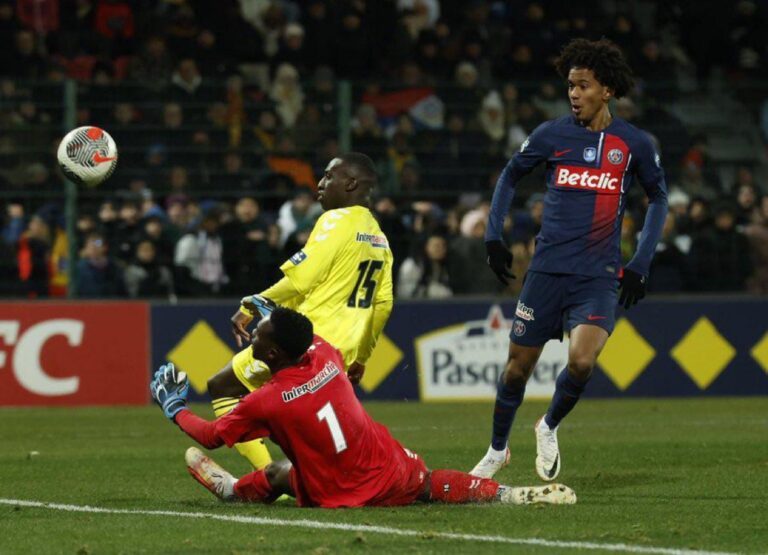 Orleans Dihajar PSG 4-1